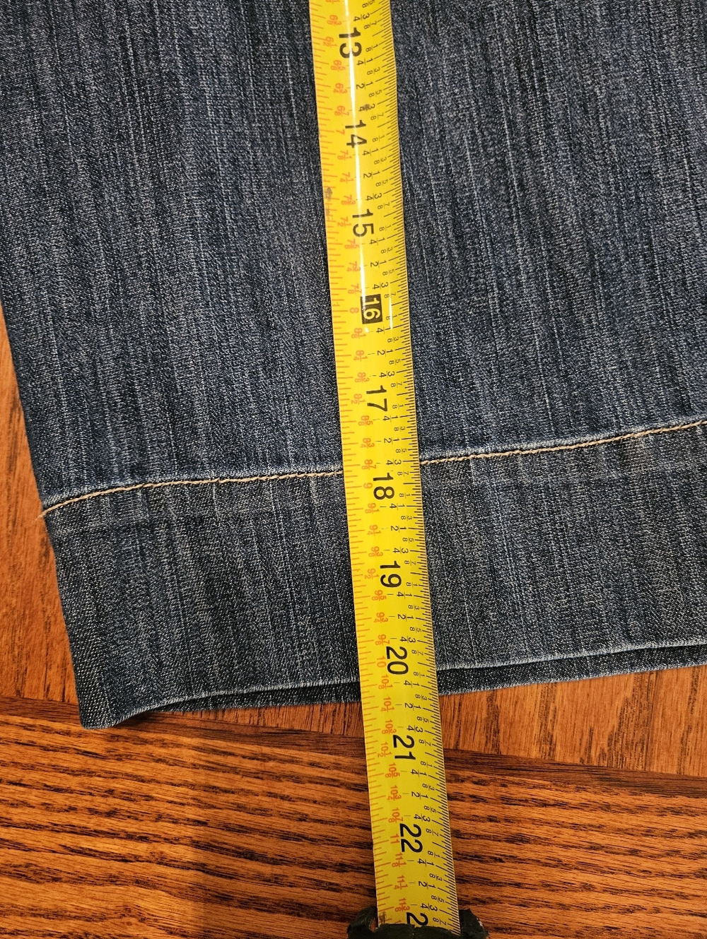 Madison Women's Blue Bermuda Denim Shorts Size 10 Mid-Rise Button - Picture 5 of 6